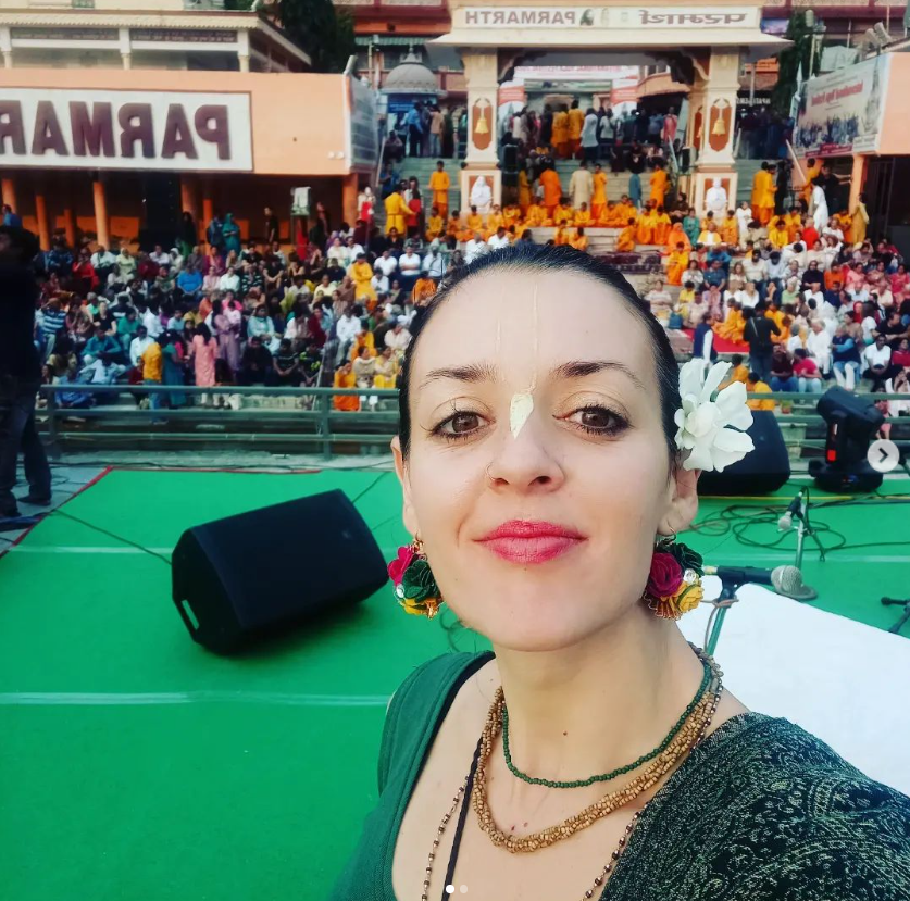 parmarth niketan kirtan manresa mindfulness psicologa yoga parmarth niketan kirtan manresa mindfulness psicologa yoga