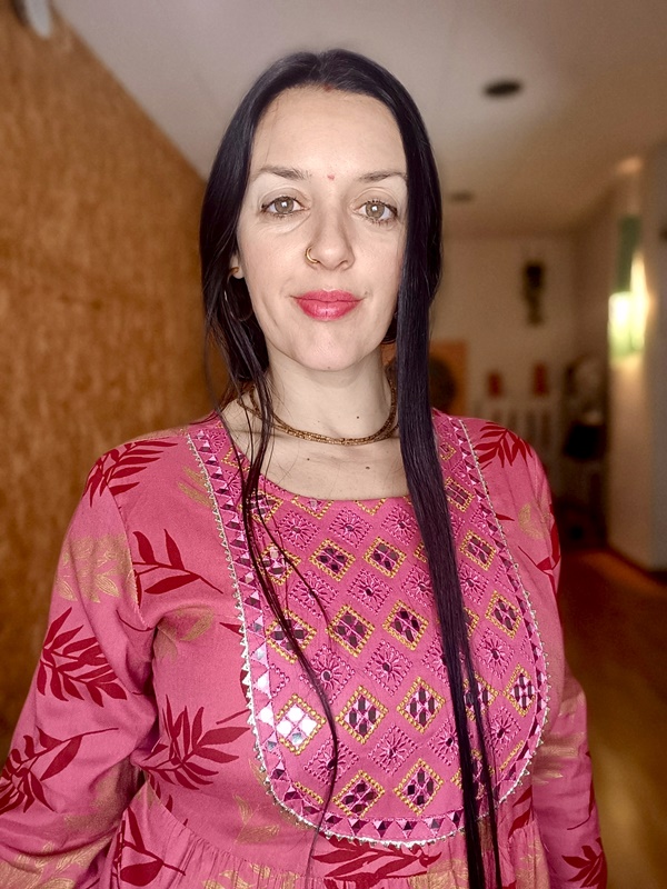 Yaiza yamuna dasi viaje india español